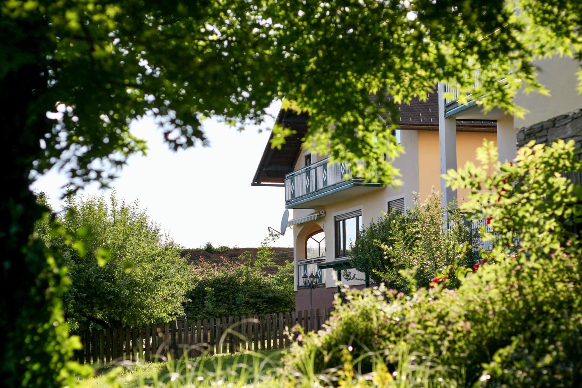 Self-Check In Apartmenthotel Seeglueck Pörtschach am Wörthersee Eksteriør bilde